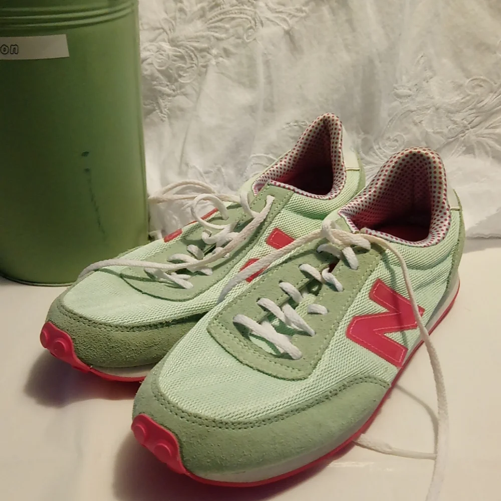New Balance Mint Green and Pink Women's Athletic Sneakers
